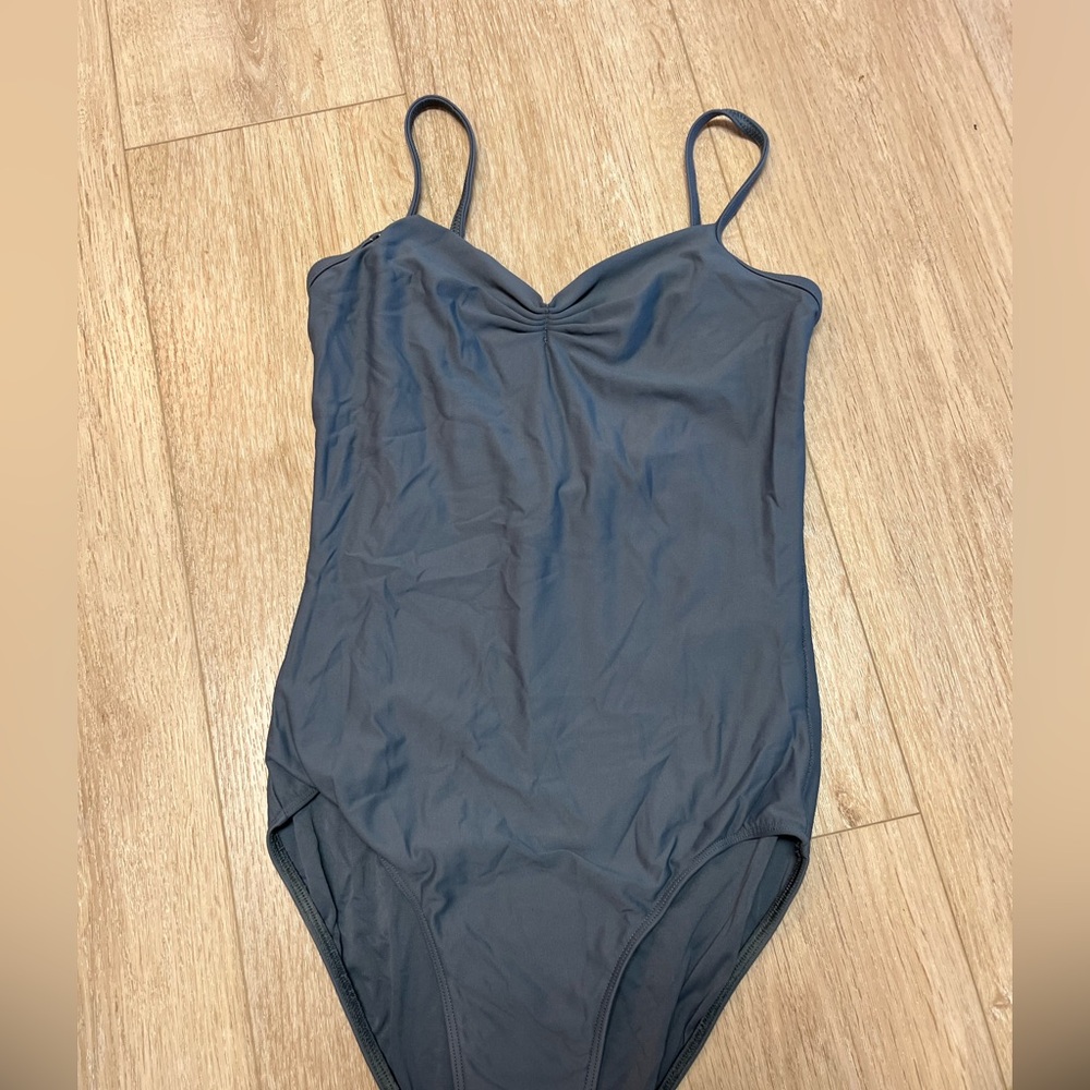 WEAR MOI leo